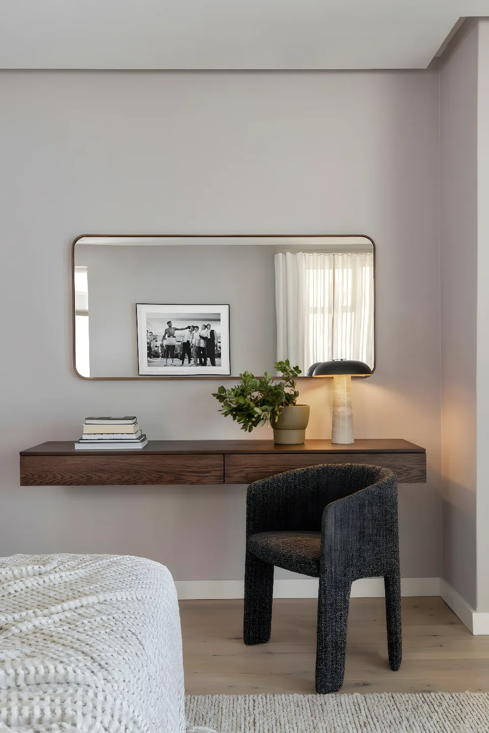 Dressing table